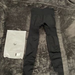 Lazuli Label scrunch sculpt seamless leggings